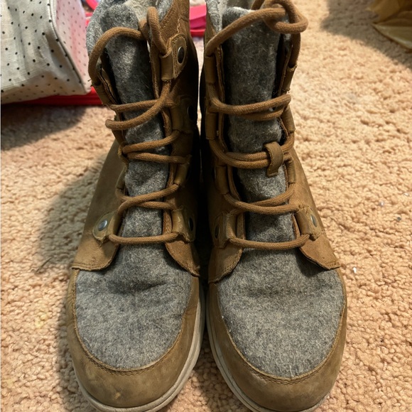 Sorel explore Joan boot. Size 9 - Picture 4 of 8